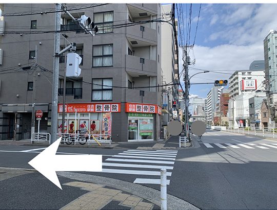 1つ目の信号を左に曲がるルート案内